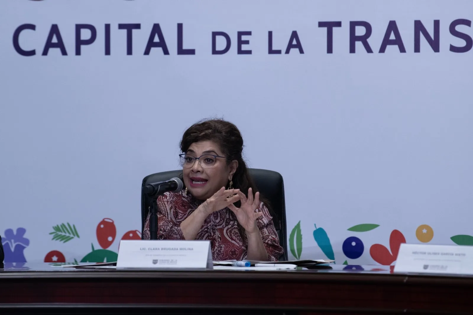 Brugada aplica “madruguete” en favor de Bertha María Alcalde como nueva fiscal capitalina