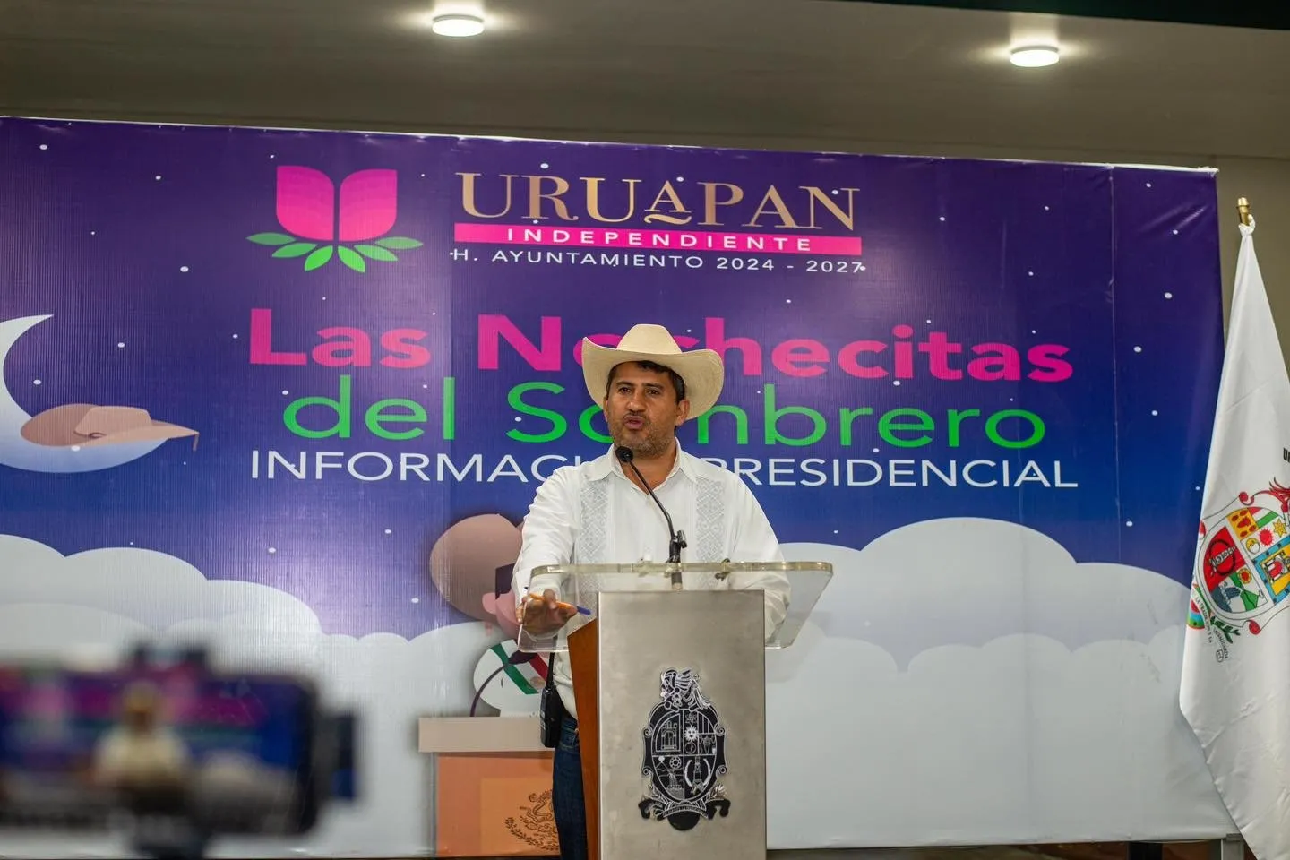 Periodistas denuncian a alcalde de Uruapan por delitos de amenaza y discriminación