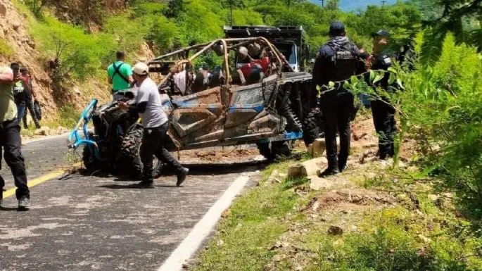 Localizan los cuerpos de los participantes en rally que fueron arrastrados por el río