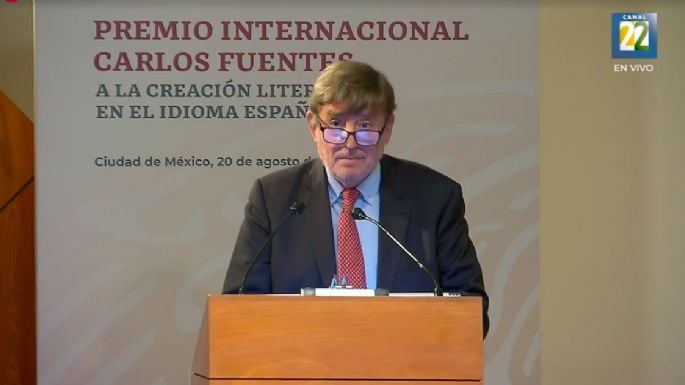 El poeta García Montero dedica el premio Carlos Fuentes a Cristina Pacheco