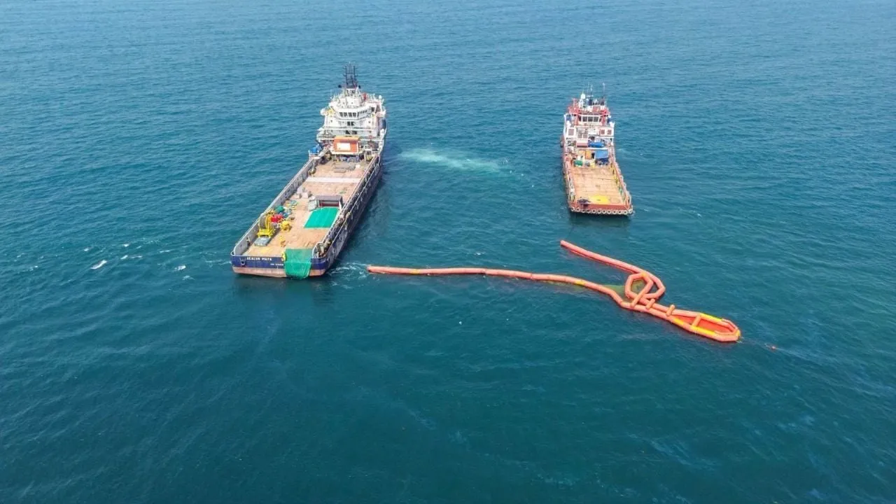 El PAN exige llevar a la FGR el derrame de petróleo en la refinería de Dos Bocas