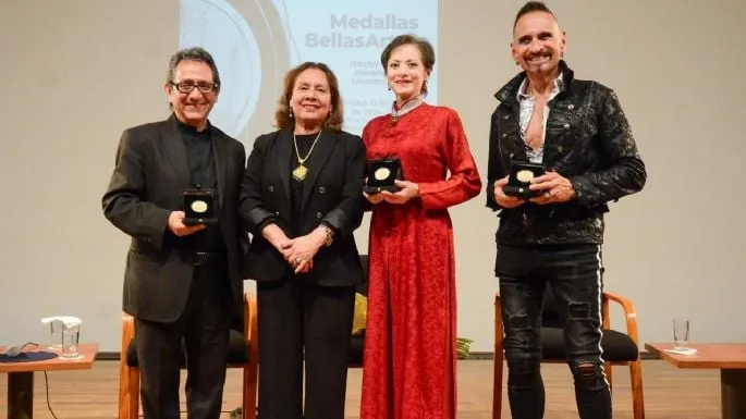 Lourdes Ambriz, Héctor Infanzón y Horacio Franco, galardonados con la Medalla Bellas Artes