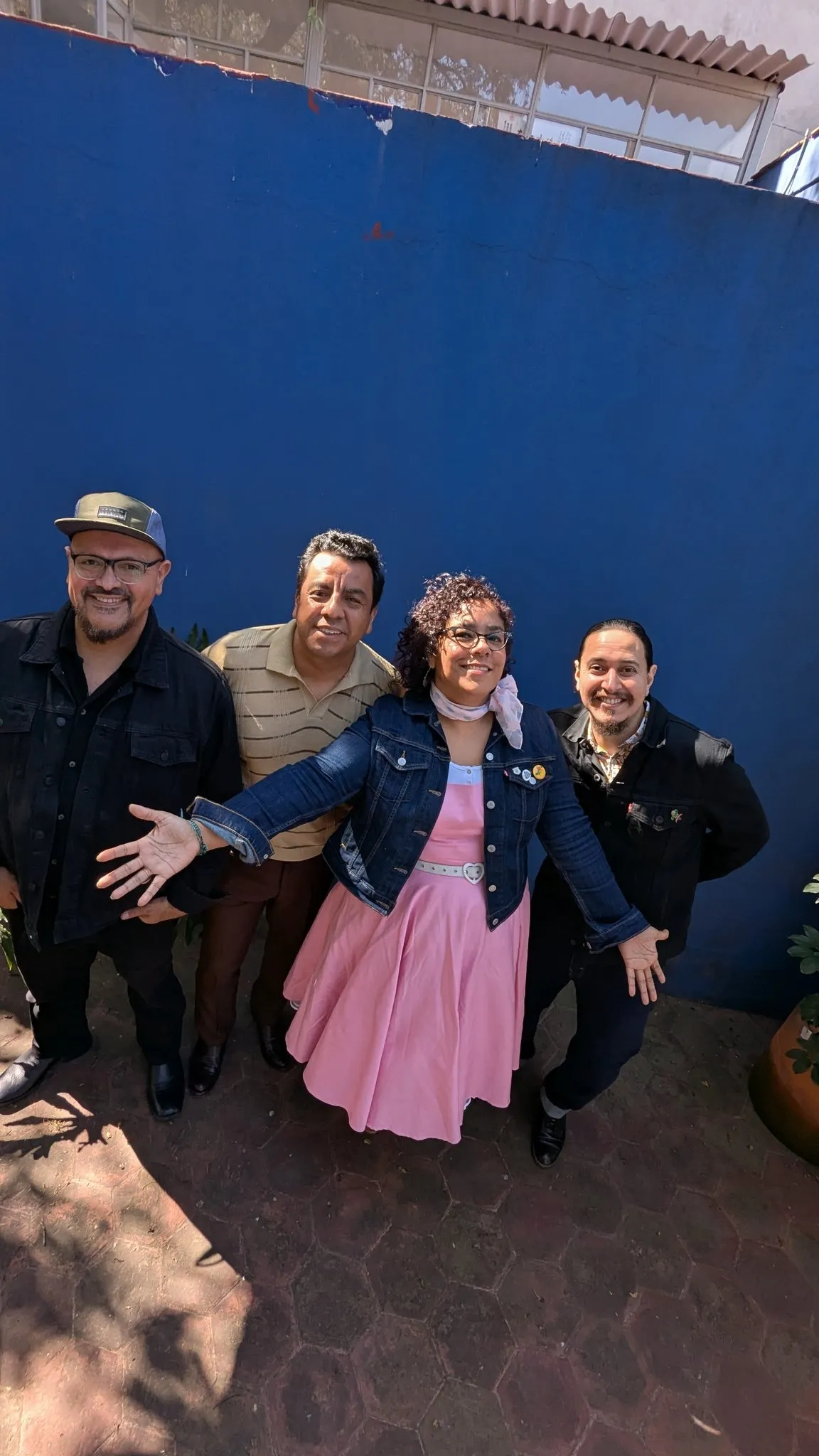 La Santa Cecilia, candente bohemia en el Teatro Metropólitan (Videos)