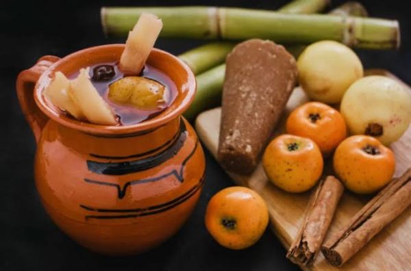 Los beneficios del ponche frutas, bebida tradicional y nutritiva