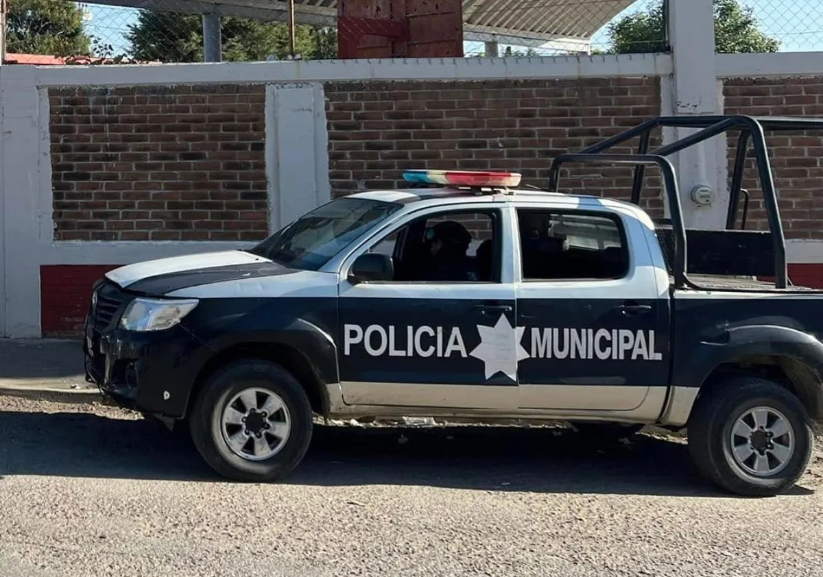 Caen dos jefes policiacos por el homicidio de un albañil en Tuxpan, Michoacán