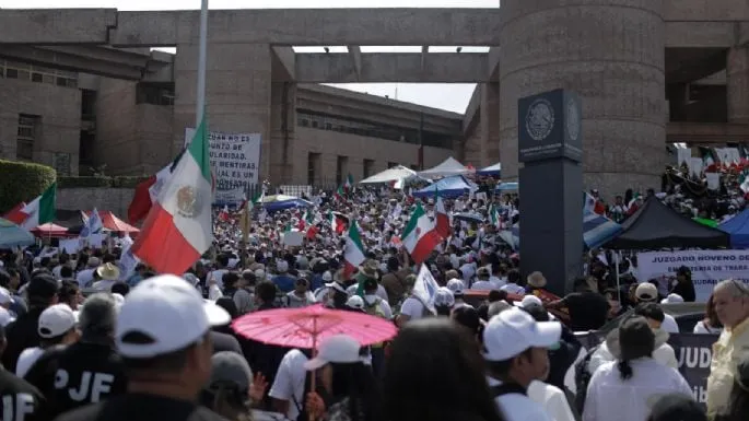 Trabajadores del Poder Judicial protestan afuera de la Cámara de Diputados (Video)