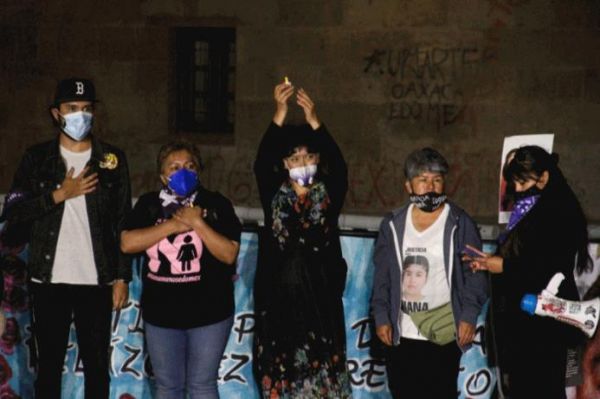 Protestas por feminicidios regresan a Palacio Nacional