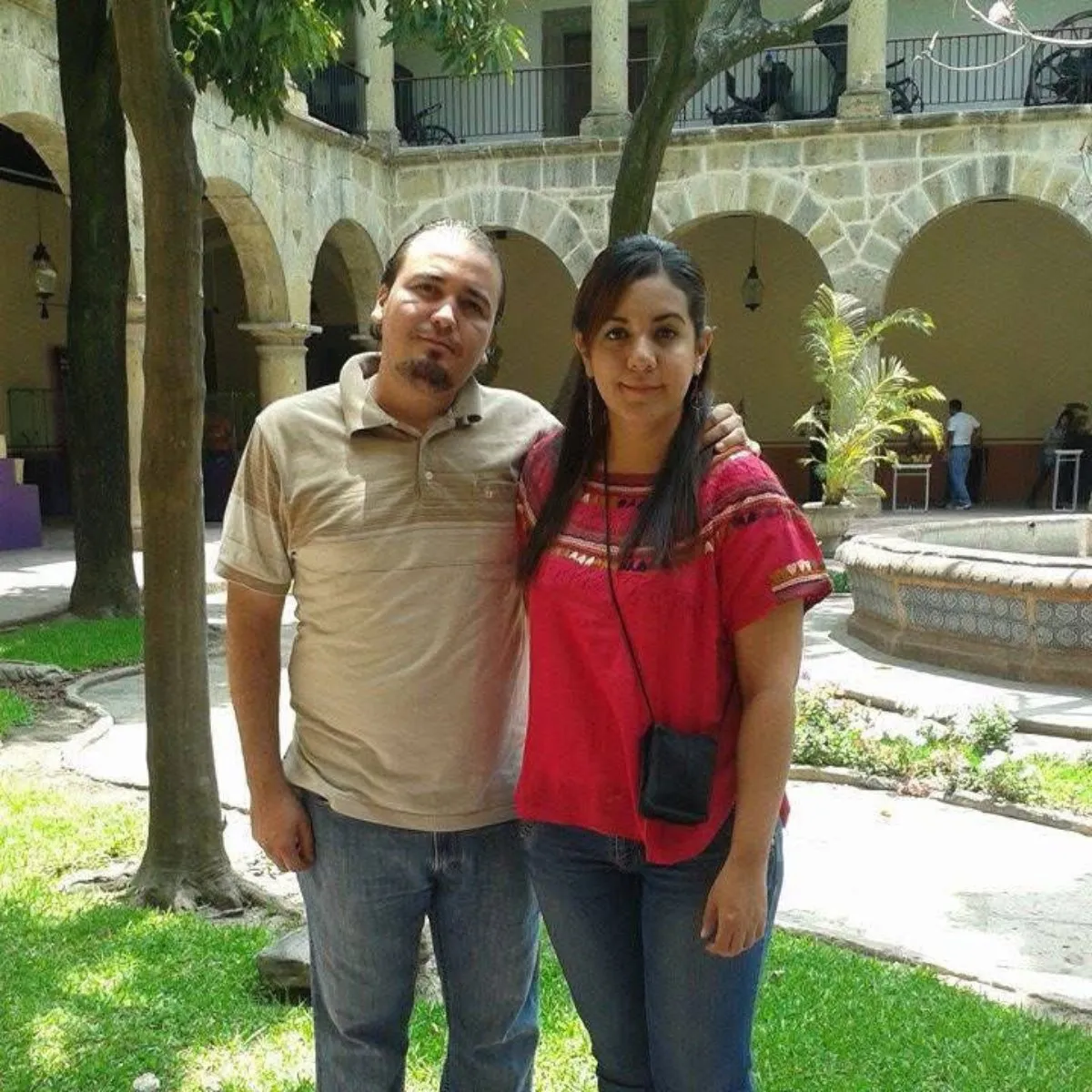 Asesinan frente a su hijo a exdirector de Registro Civil de Manzanillo y a su esposa