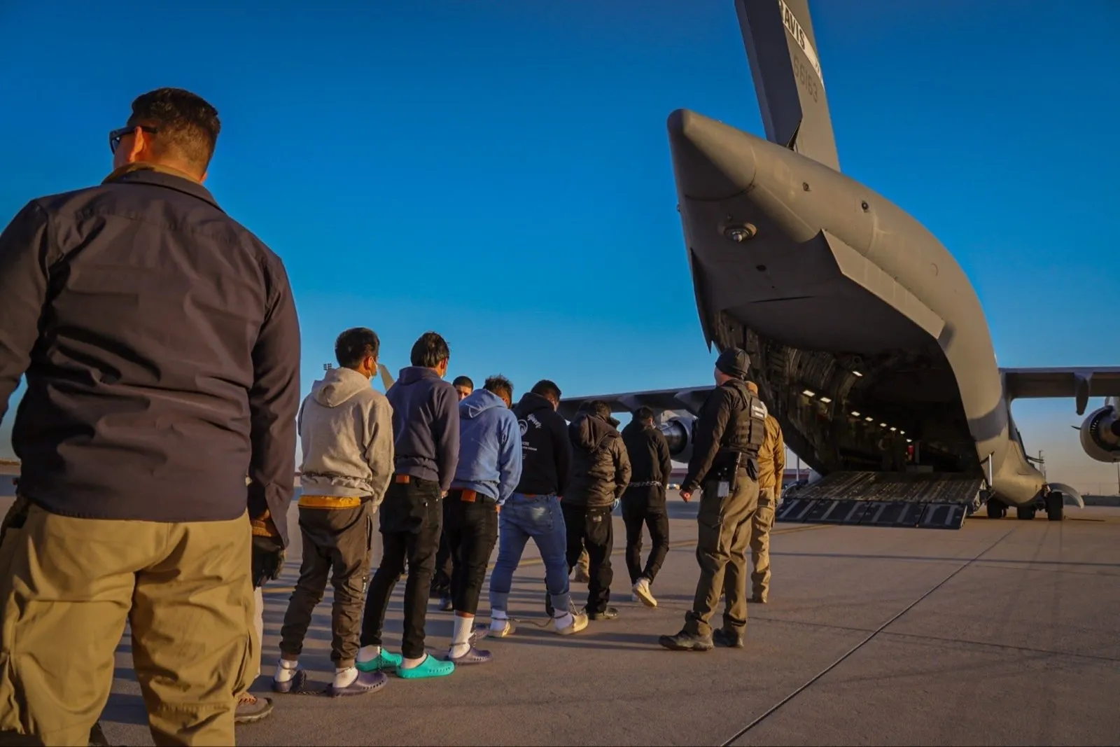 ONGs denuncian falta de atención a deportados de EU, exigen a Sheinbuam políticas públicas reales