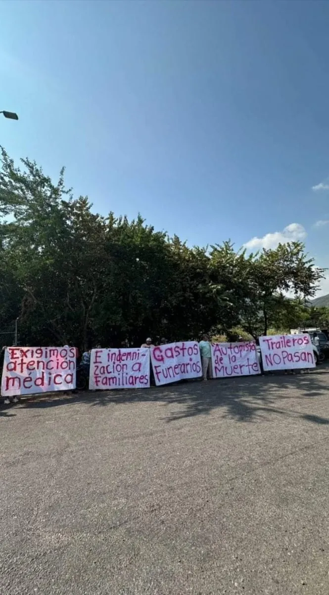 Choque en la autopista Siglo XXI, Michoacán, deja cinco muertos y cinco heridos