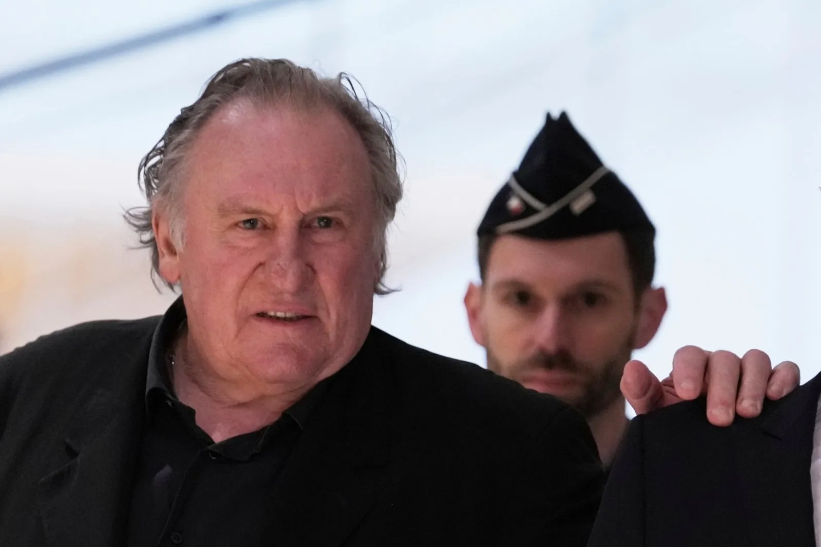 Gérard Depardieu es juzgado en París por supuestos abusos sexuales en un rodaje