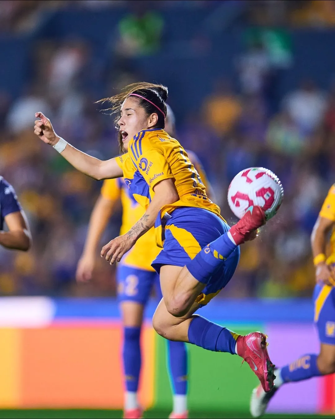 Lizbeth Ovalle anota espectacular gol acrobático para Tigres en la Liga MX Femenil (Video)