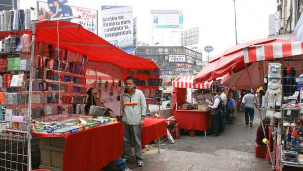 Morena prohibirá el comercio informal.