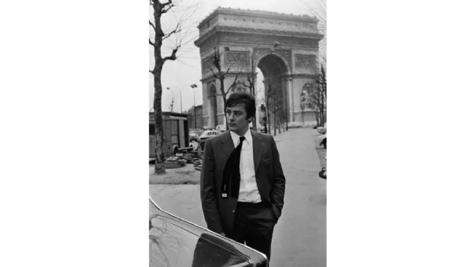 Era “un monumento francés”, así rindió homenaje Macron al actor Alain Delon