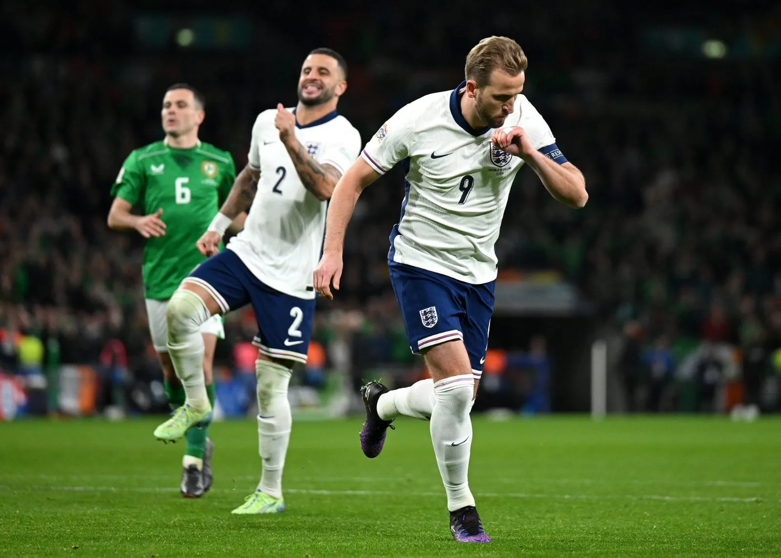 Harry Kane desata una goleada de 5-0 de Inglaterra ante Irlanda y el ascenso a la Liga de Naciones