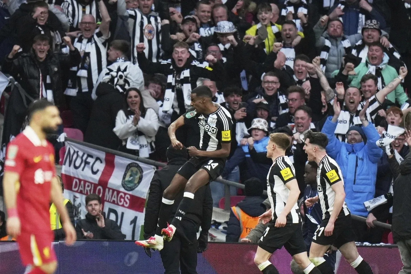 Newcastle gana la Copa de la Liga inglesa y consigue su primer gran trofeo nacional en 70 años