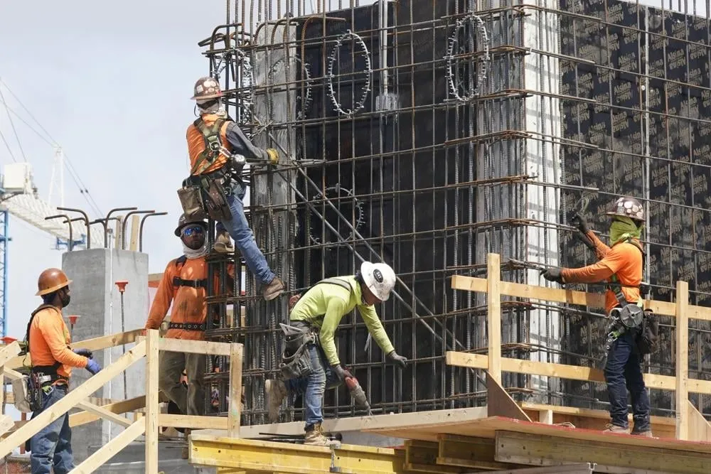 Cámara de la Construcción advierte sobre impacto negativo por aranceles y respalda a Sheinbaum