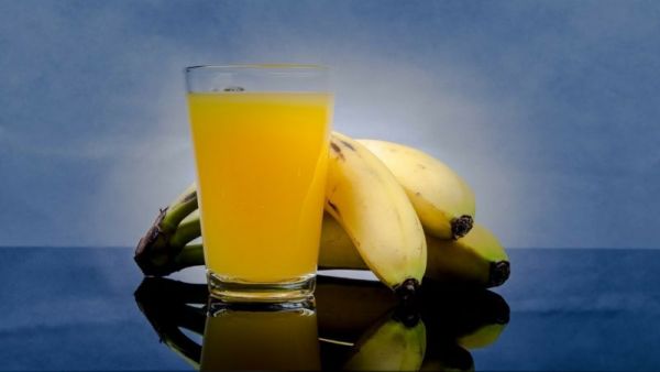 Fortalece tus ligamentos con jugo de plátano y naranja