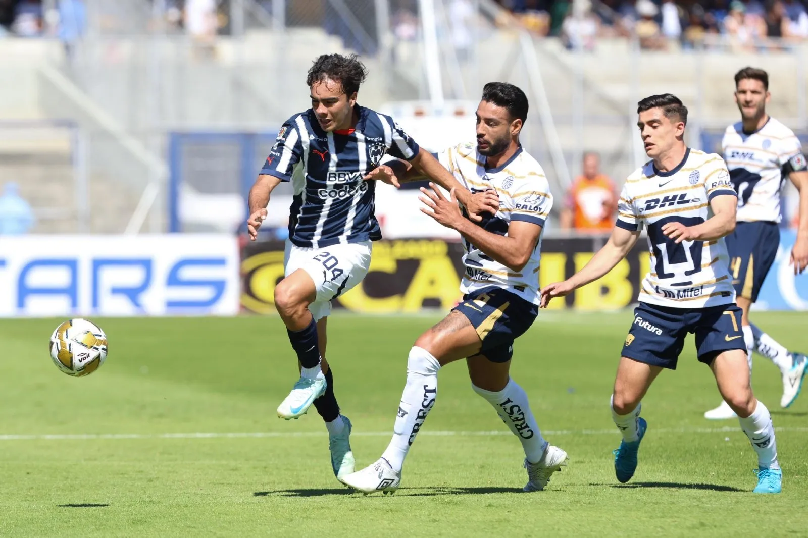 Rayados golea 6-3 en el global a Pumas y avanza a semifinales de la Liga MX (Videos)