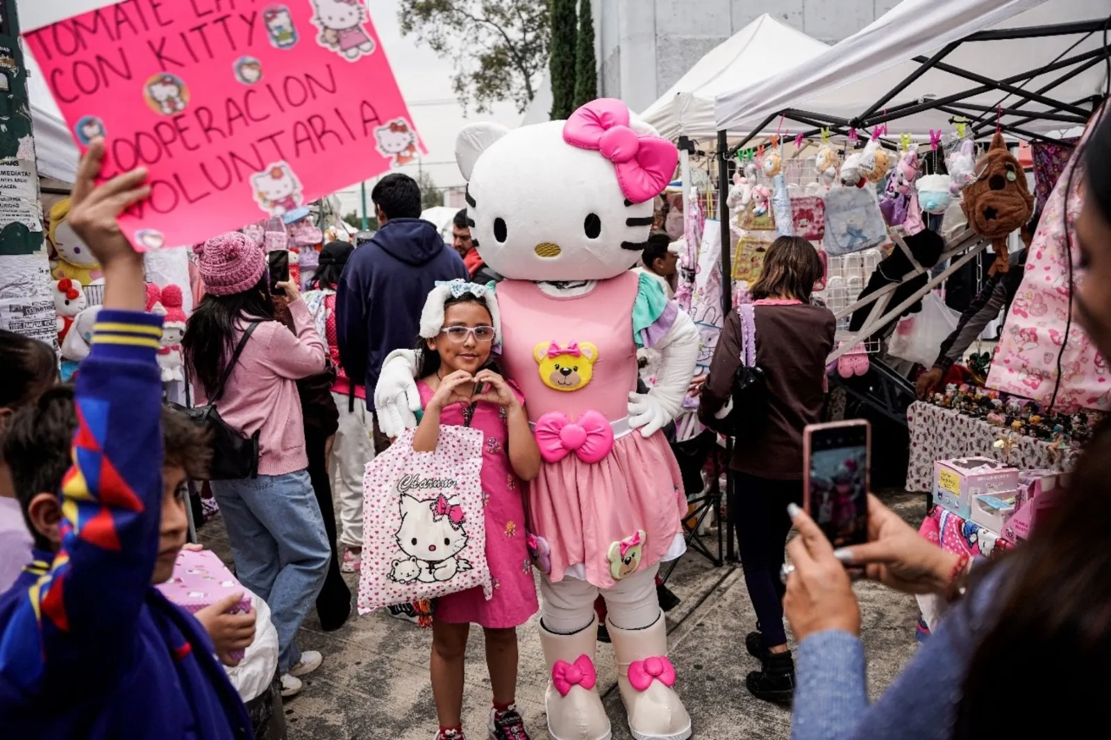 A sus 50 años, Hello Kitty tiene todo un imperio mexicano