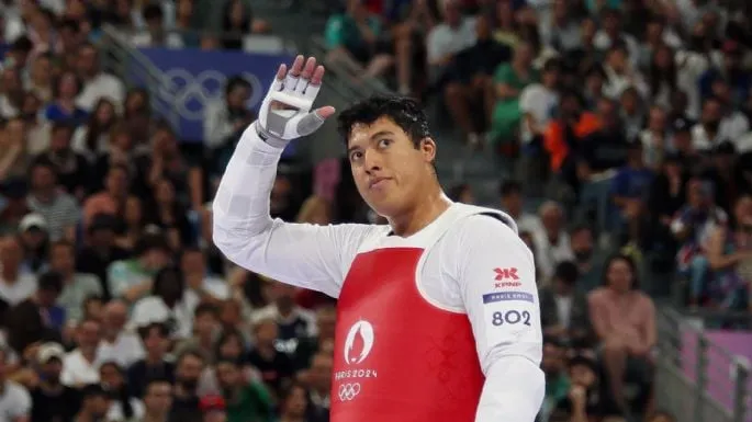 Carlos Sansores avanza a los cuartos de final de taekwondo en París 2024