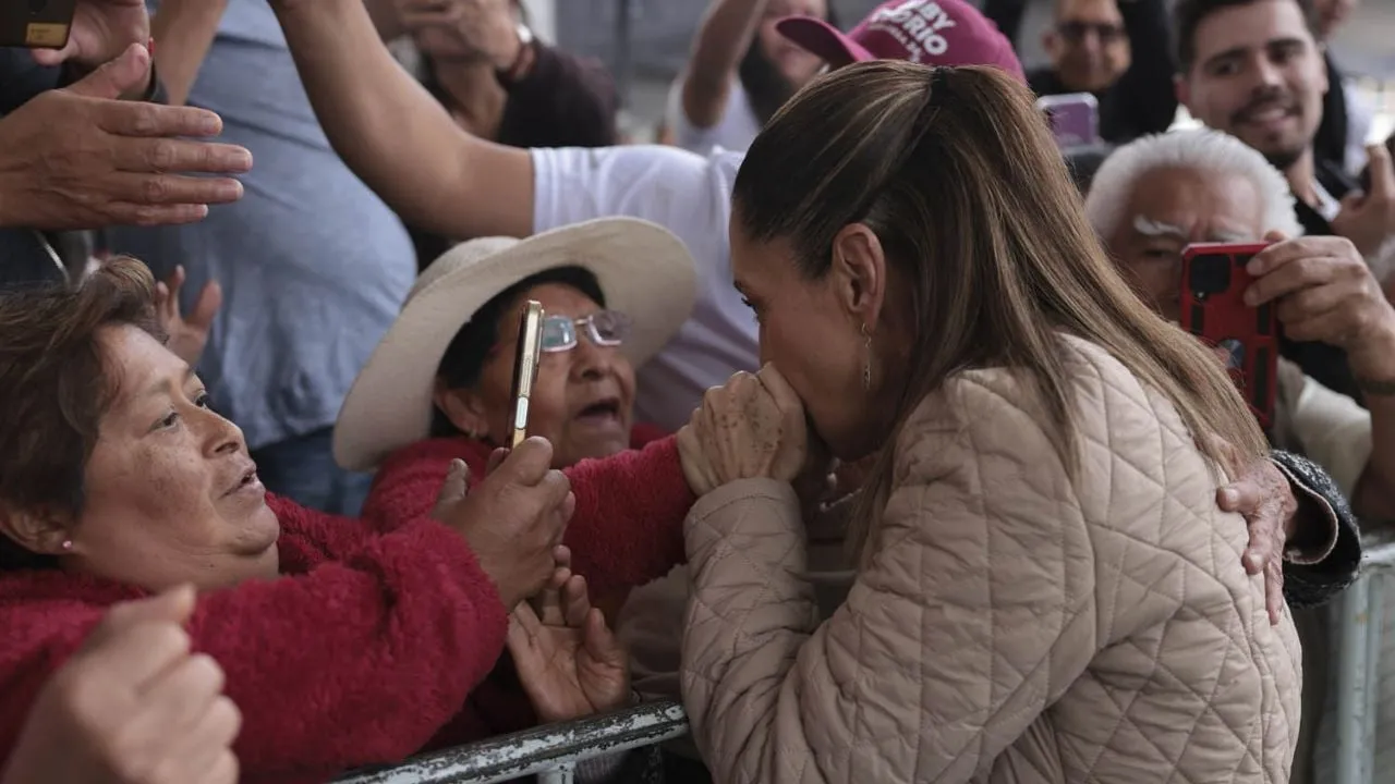 “Los gobernantes debemos vivir en la justa medianía”, dice Sheinbaum tras polémicas de morenistas